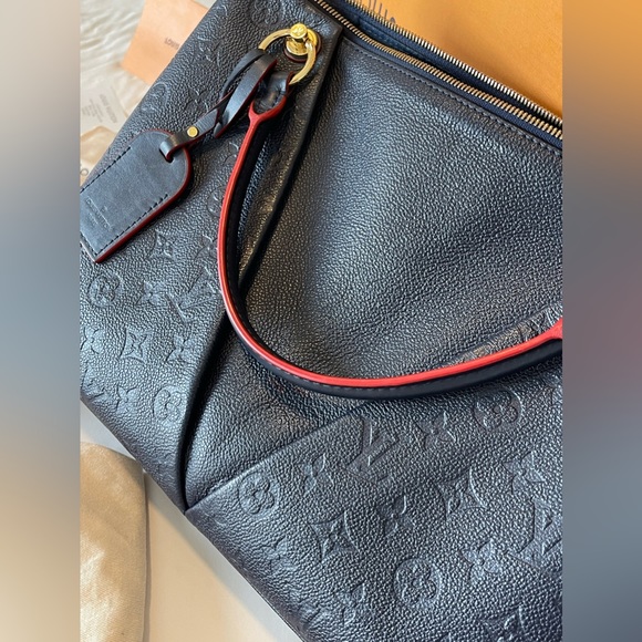 Like new Louis Vuitton Tote Bag V MM Marine Rouge emrpiente - Picture 7 of 16